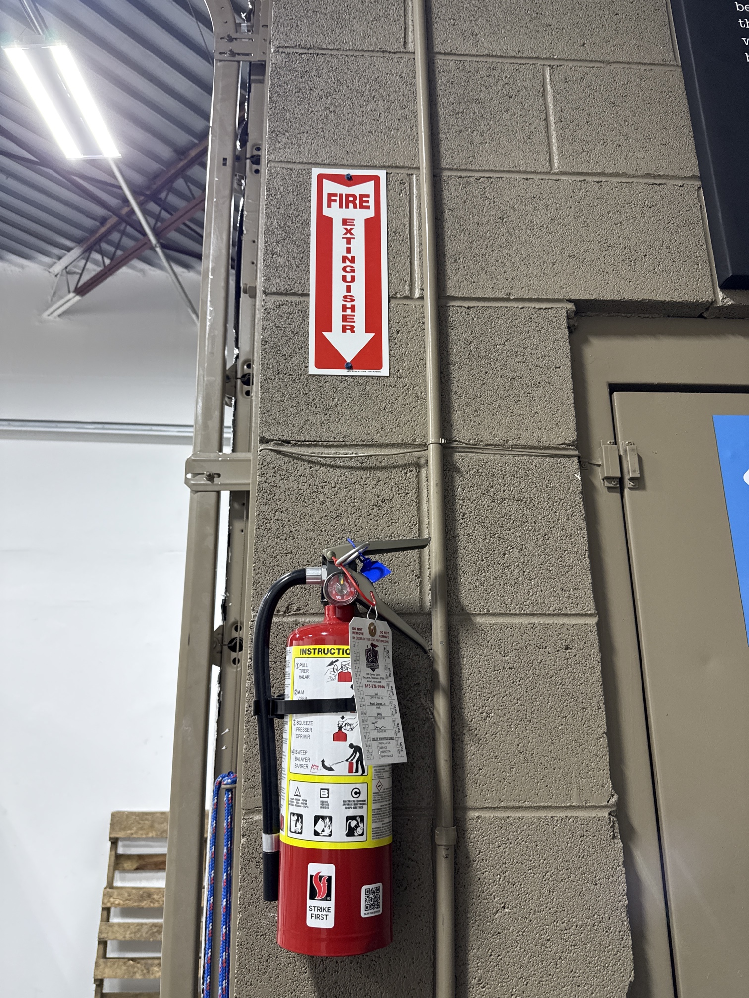 Moxie Pest Control fire extinguisher job in Nashville, TN